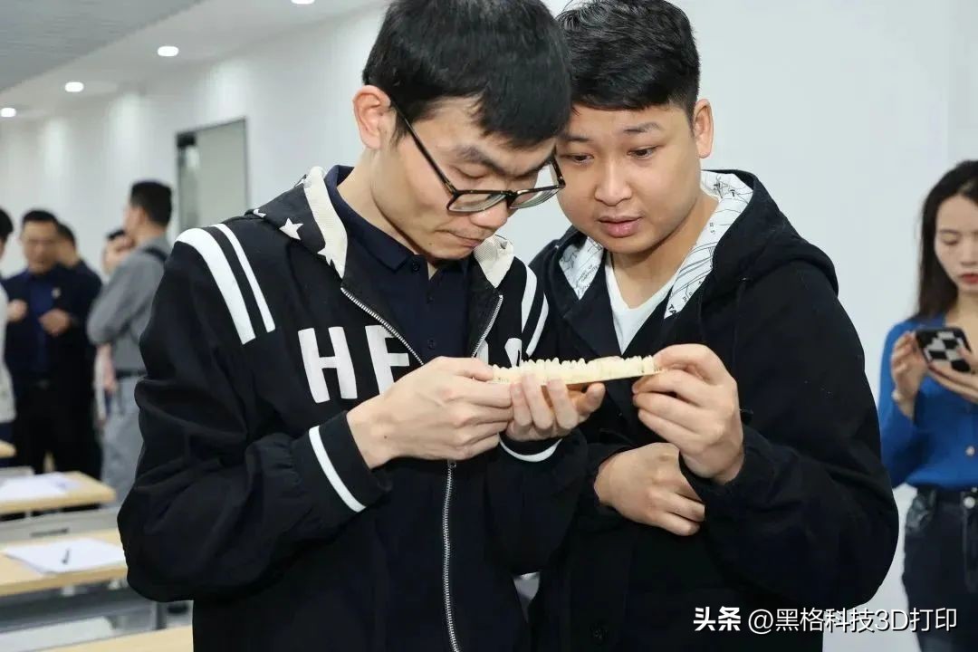 搴风編鍙h厰鐩存挱,榛戞牸vs鐩存挱