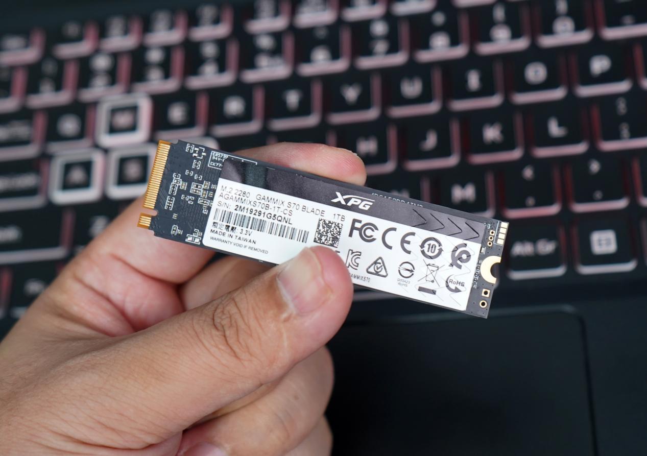 12代游戏本17寸,威刚xpg翼龙s70se4.01tb