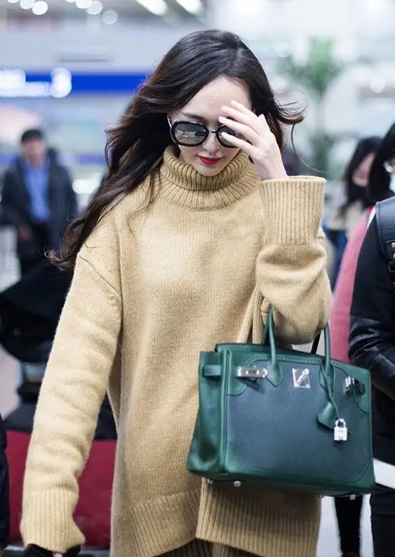 唐嫣在机场时背的焦糖色包,唐嫣曾经用过哪些包包