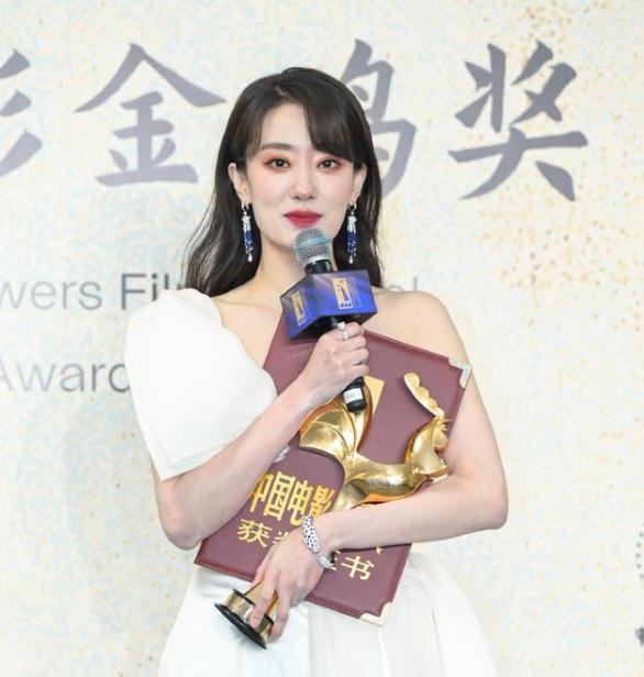 金鸡奖张译完整视频,金鸡奖于和伟与张译观众票数