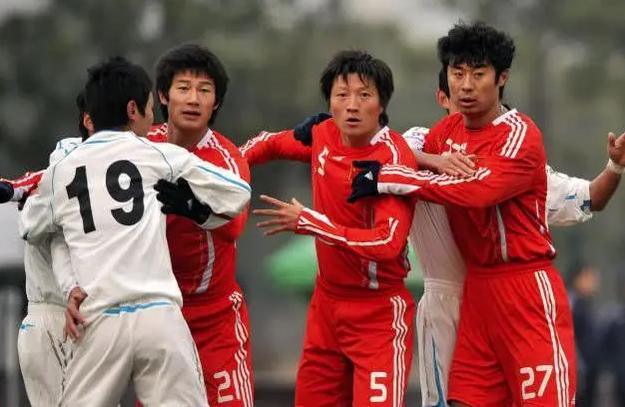 赵鹏踢中卫是什么梗,赵鹏在建业的表现