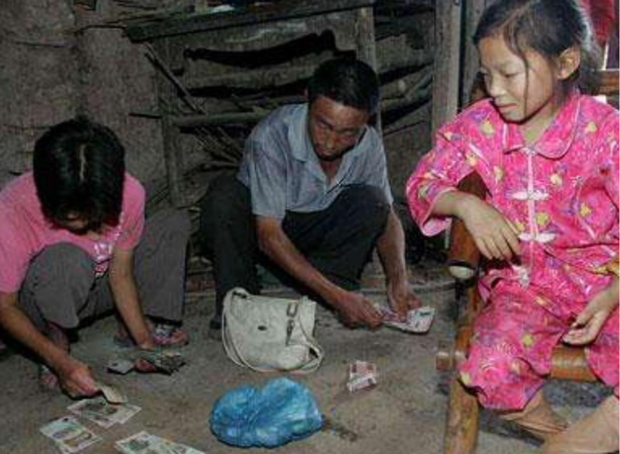 2005年，四川八岁女孩身患白血病，自愿放弃治疗，安排自己的后事