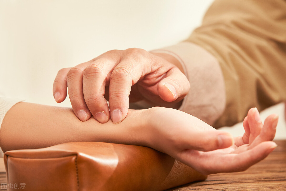 脚冰凉是气血不通吗,气血不足会引起手脚冰凉发麻吗