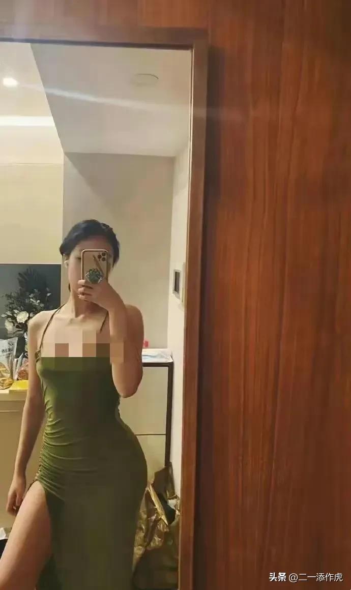 中石油胡某与情人成都街头牵手被拍，女主董某大量性感照片流出