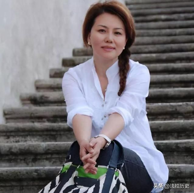 再也看不到的10位春晚主持人,中央台退休女主持人有哪几位