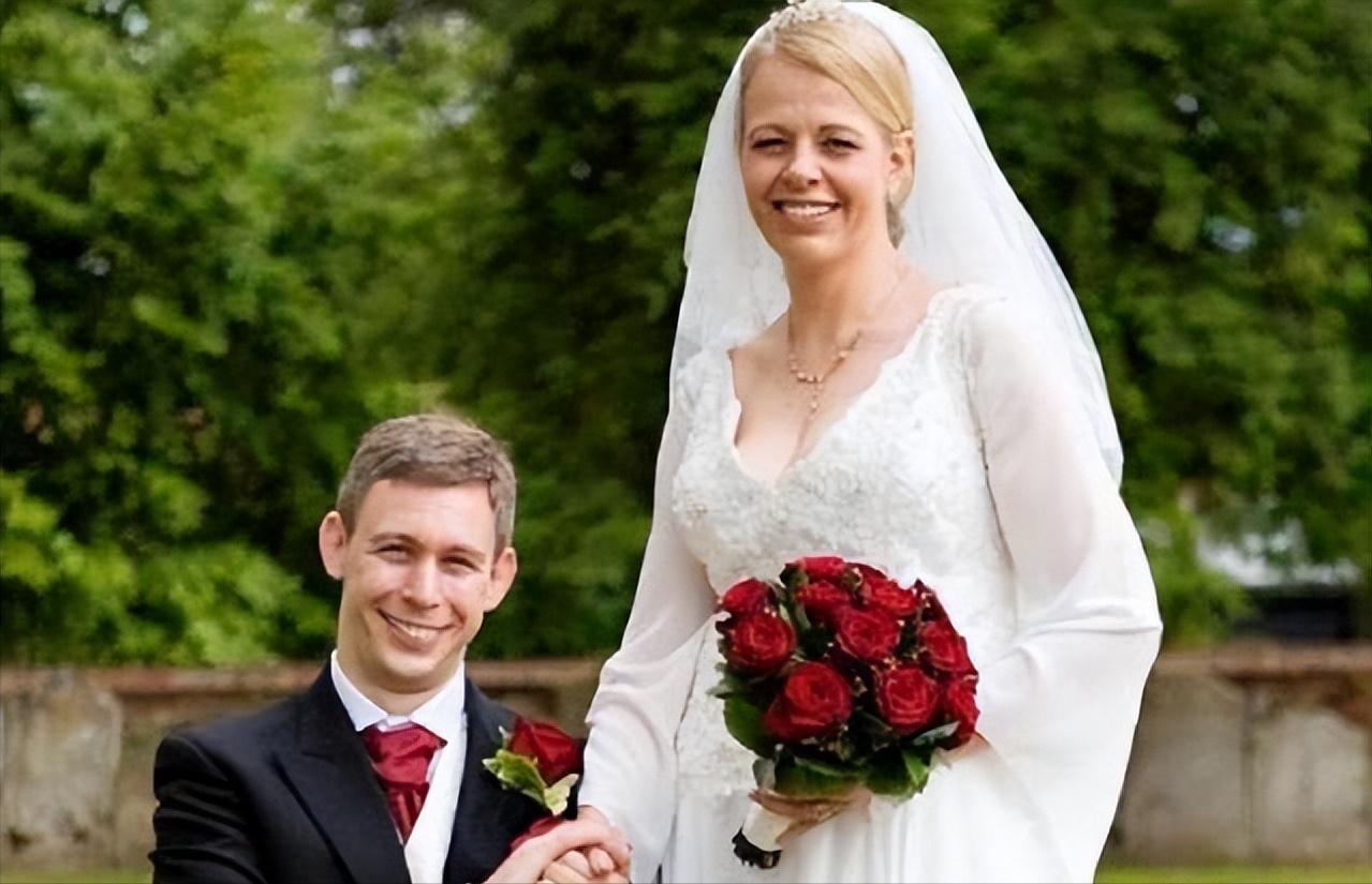 幽灵男孩马丁卧床14年,幽灵男孩马丁患病卧床