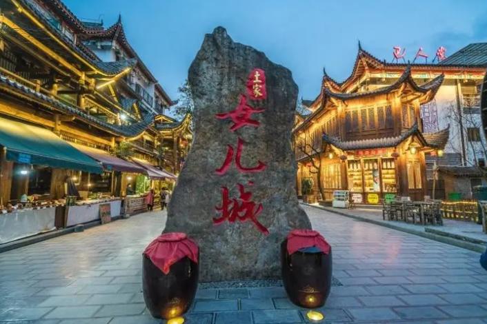 在湖北省，却一点也不“湖北”的恩施，简直是一座“神仙之城”