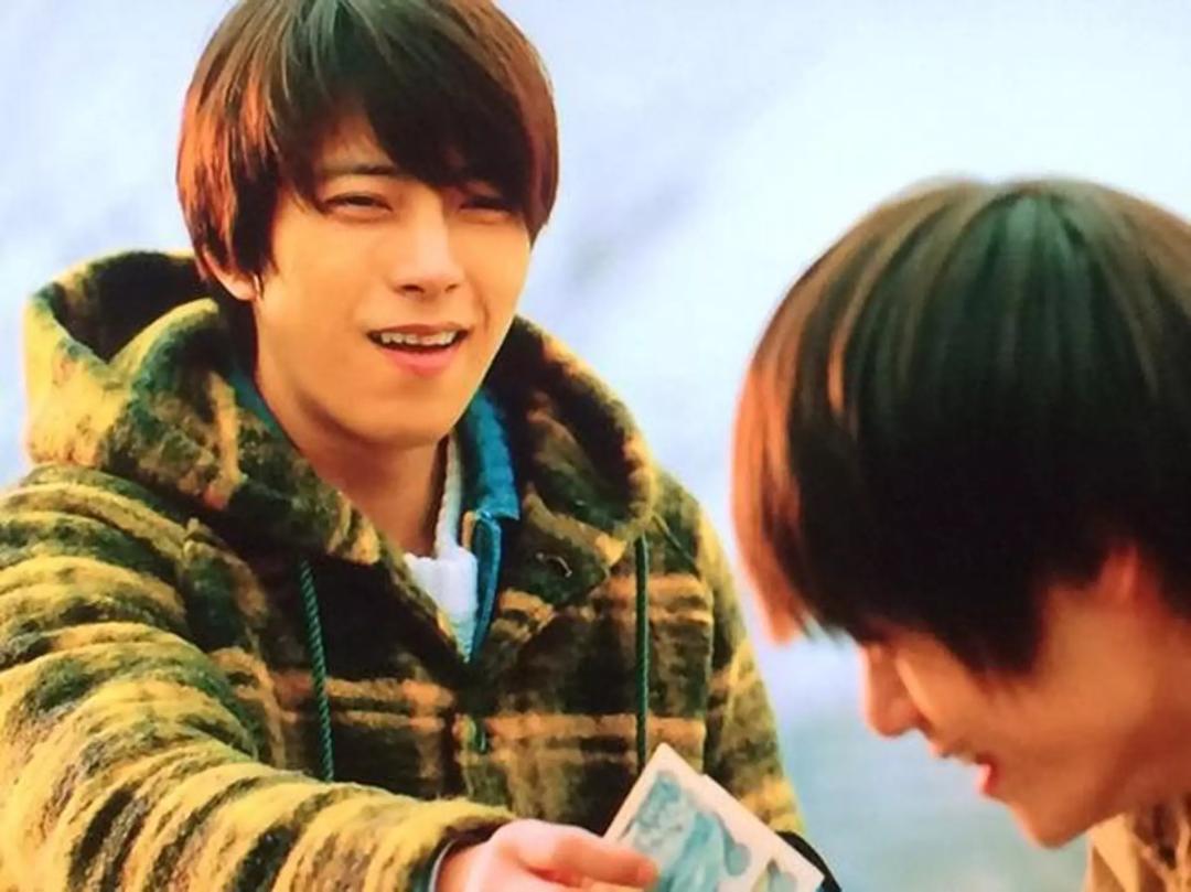 日本花*男美**秀八块腹肌爆上热搜！网友傻眼：这是快40岁的人？