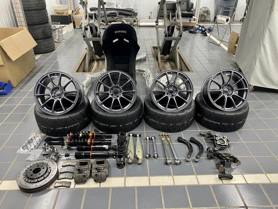 全赛道定制性能飙升低趴战斗钢炮“豹力变装”