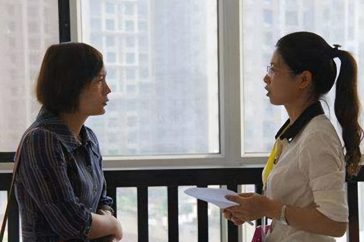 女教师因一封信辞职信意外走红,年轻女教师低情商辞职信走红