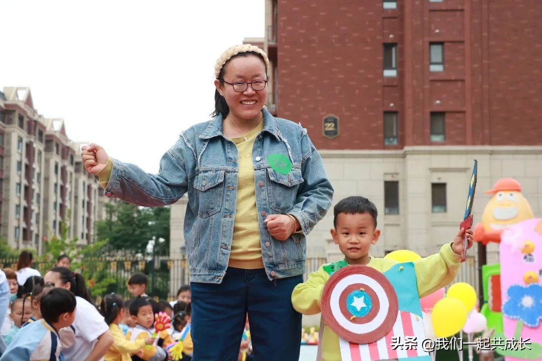 六一环保时装秀视频,幼儿园六一儿童节环保时装秀