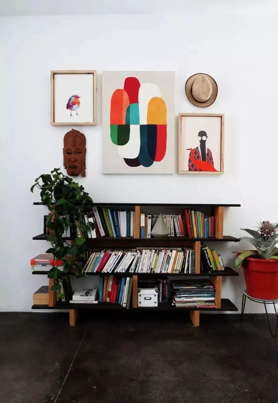 结婚照挂在卧室哪个位置好,结婚照挂在什么地方最合适