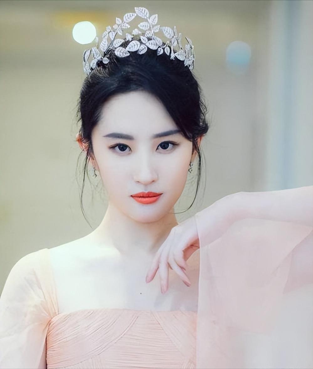 《梦华录》口碑陡转之下，颜值抗打的刘亦菲人设崩塌？