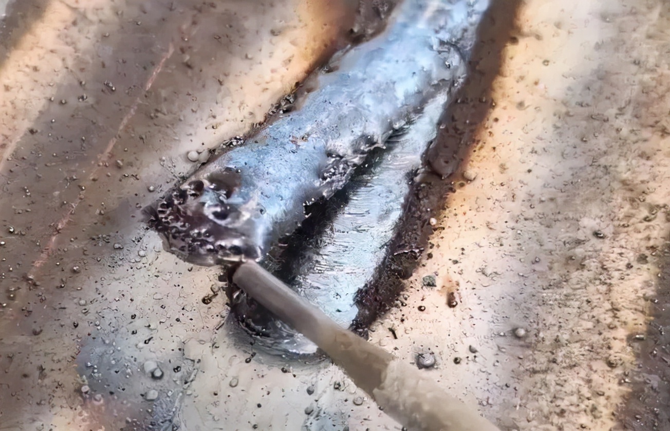 新手如何分清焊渣和铁水,铁水和熔渣分不开什么原因