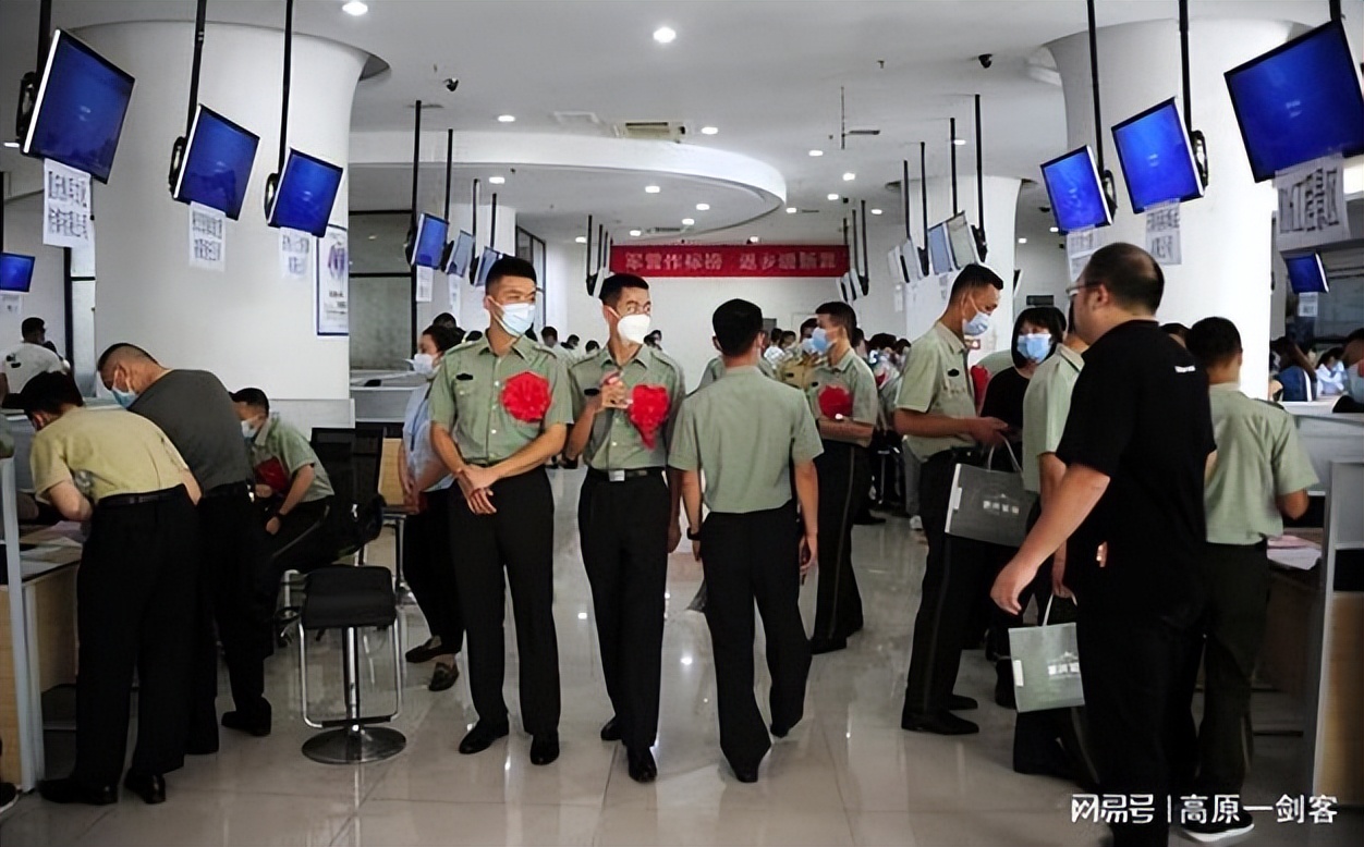 当过兵享受政策哪年开始实施的,多少年兵龄可享受光荣待遇