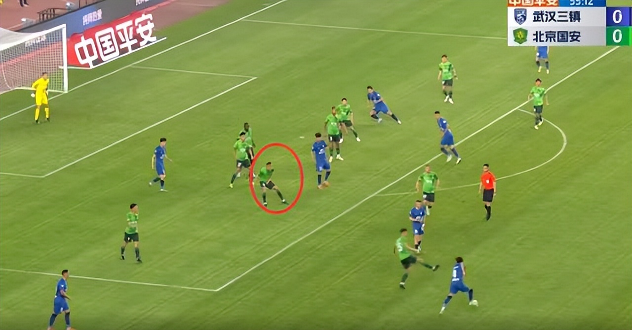 中国足球解围超燃瞬间,中国足球的催泪名场面