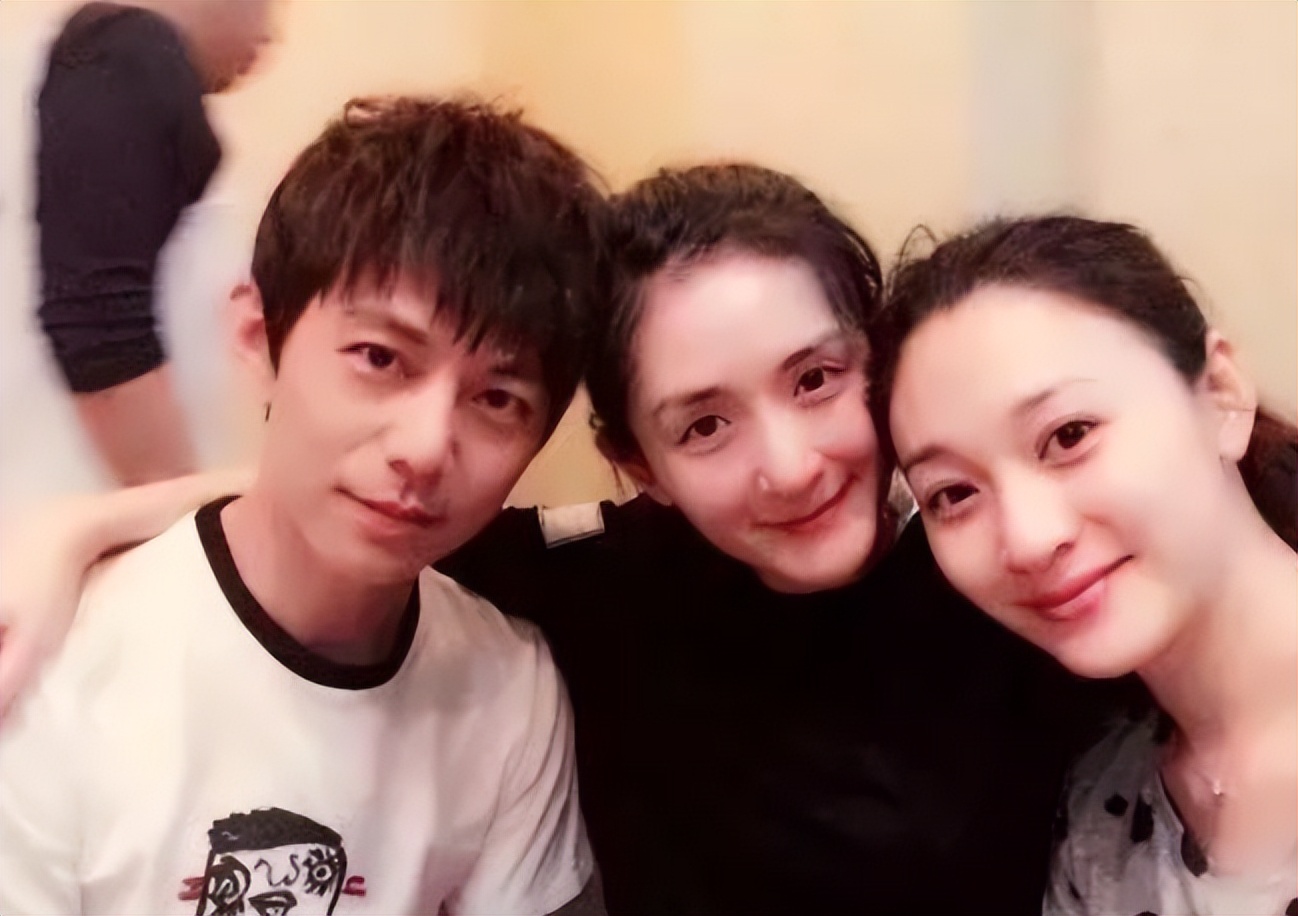 从“好闺蜜”到老死不相往来,再看李小冉和谢娜,究竟谁输谁赢?