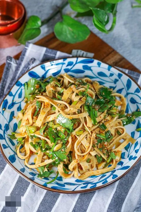 夏天稍微吃得少一点就会瘦,夏天到了怎么吃瘦得快