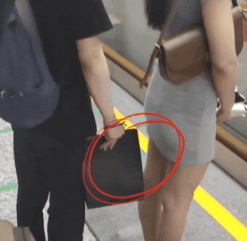 “成人网站”里的*拍偷**视角，到底是怎么来的？女生千万要当心了！