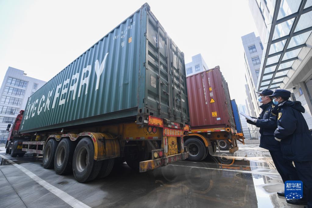 建设德才兼备的执政骨干队伍,建设高素质干部队伍助力乡村振兴