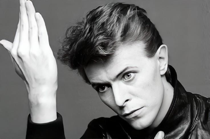 大卫鲍伊妆容,大卫·鲍伊年轻照片