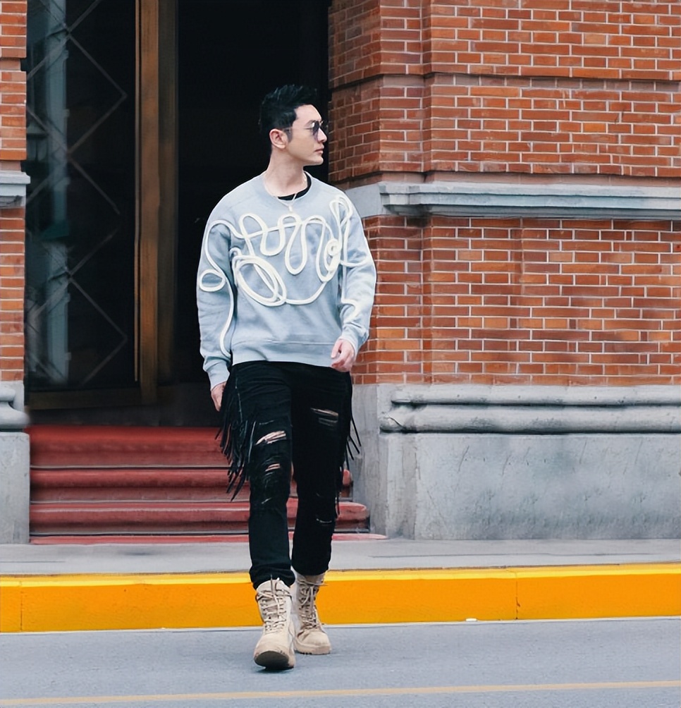 黄晓明离婚风波后首次正面回应,上海滩黄晓明大背头