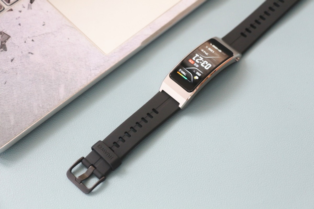 手环耳机二合一华为b7上手体验,华为什么时候发布新款B7手环