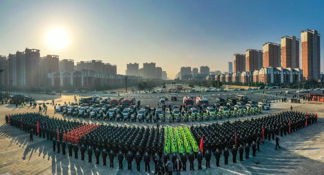 商州公安守护万家平安,守护万家团圆中秋节警察