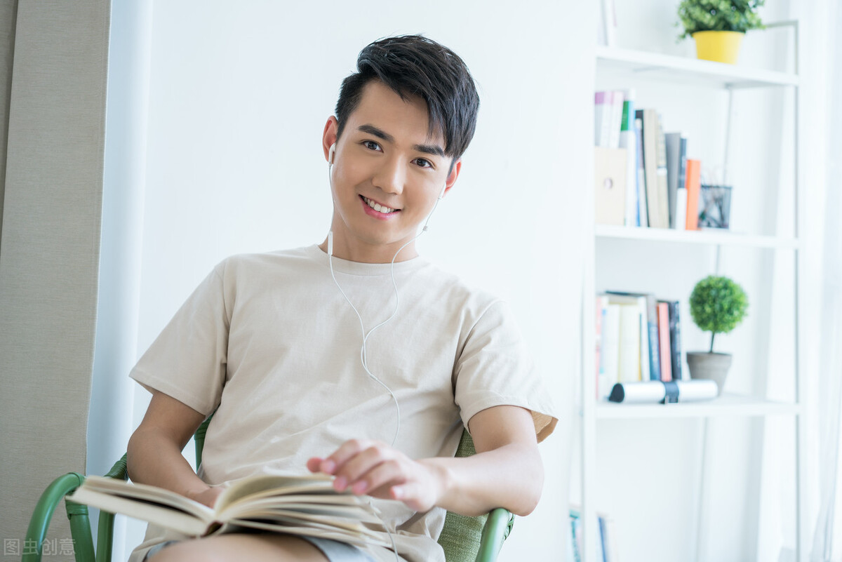 小梦想看足球,小小说课外阅读