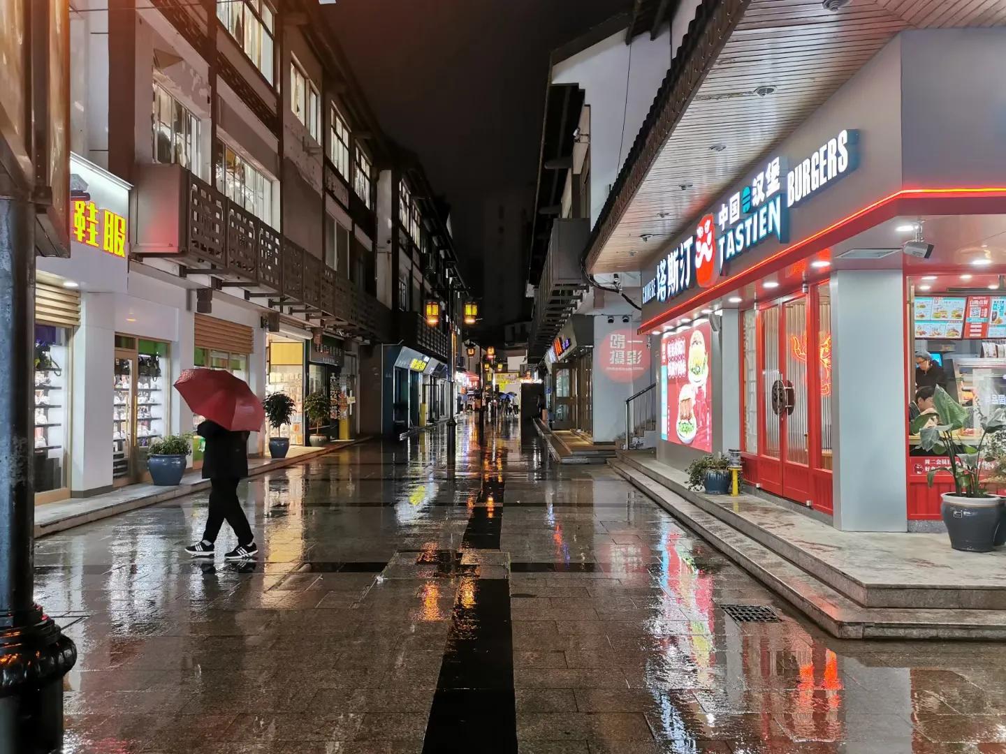 寰愬窞鍒伴噸搴嗗叚鏃ユ父,浠庡緪宸炲幓鏃犻敗鏃呮父