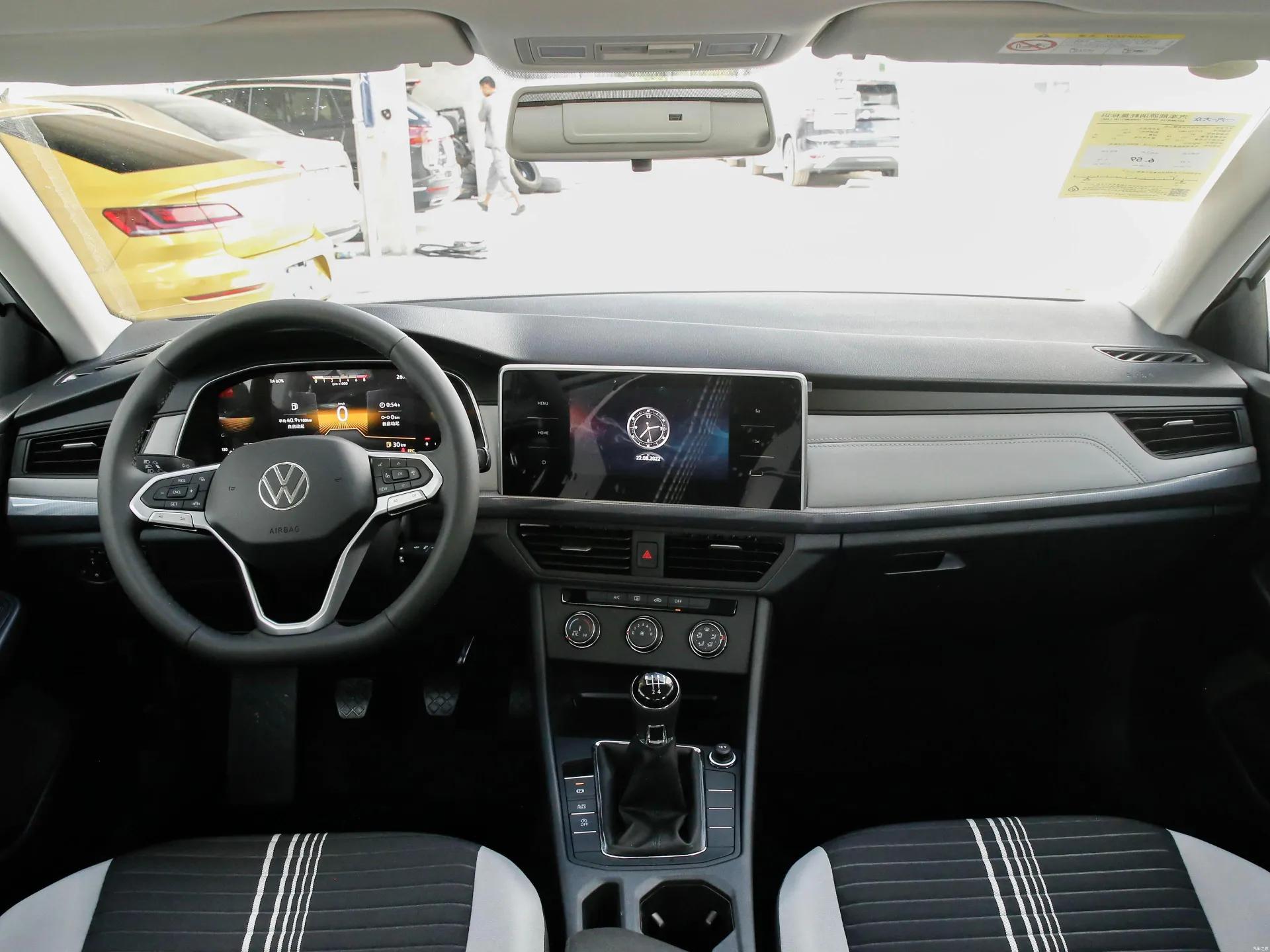 大众宝来200tsi手动畅行版价格,宝来2023款1.5自动畅行版落地价