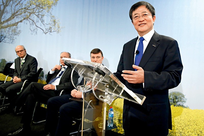 美国最忌惮的中国企业家，“并购大王”*建新任**：拒当富豪只为报国