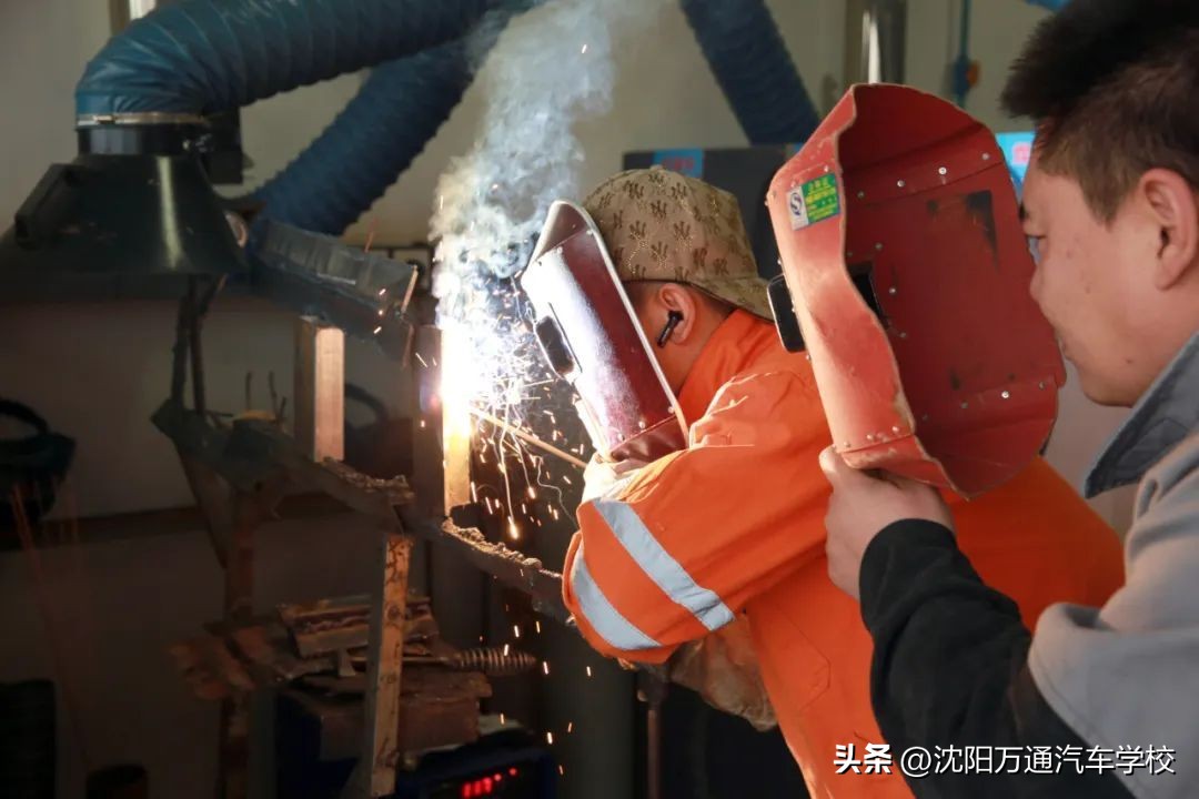 焊工到底好不好学,焊工的辛酸谁能懂