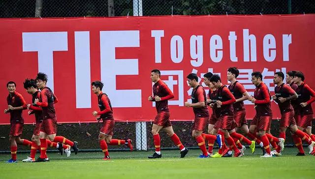 中国男足归化球员为什么不上场,男足第一次归化为什么失败