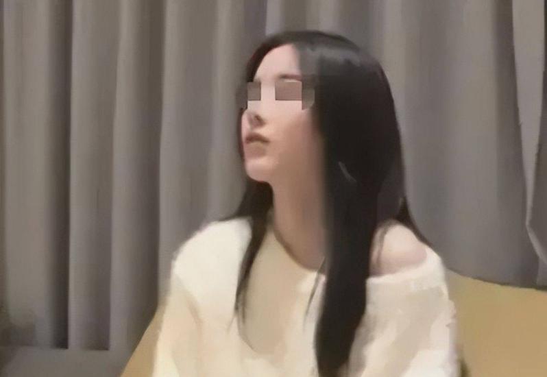 51岁大姐醉酒被人扛走,江苏51岁大姐醉酒被人扛走