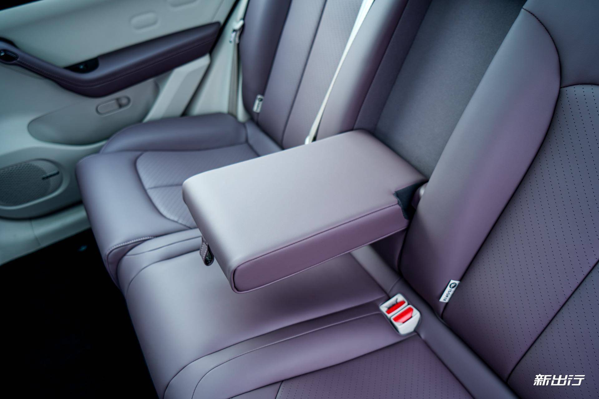 15万的中型SUV体验如何？静态实拍零跑23款C11