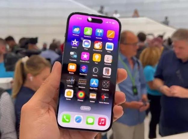 美国工作多久可以买iphone14,在外国买一台iphone14要多少钱