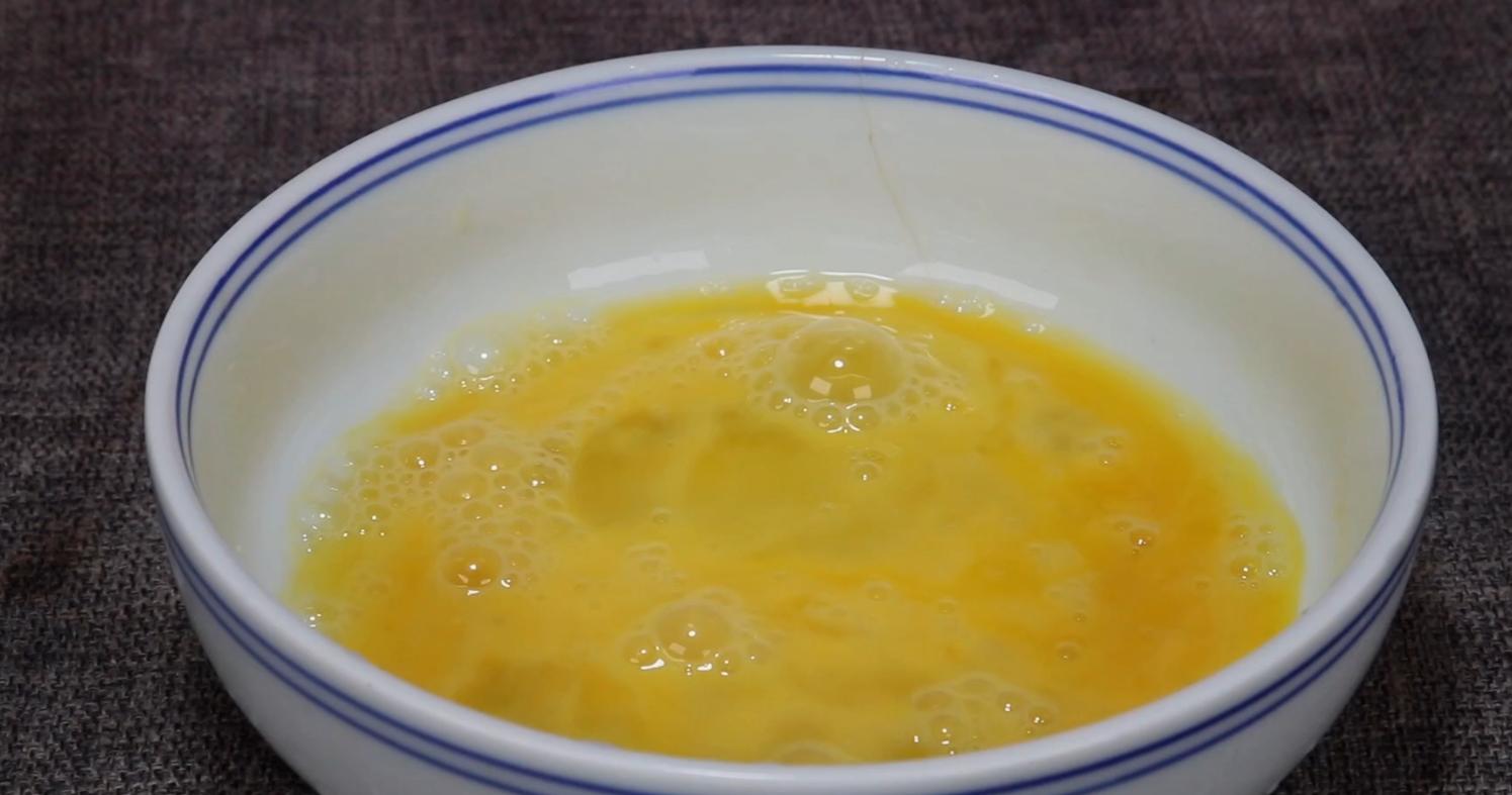 一家小吃店靠着一道菜火了30年,早餐店洋葱美食制作