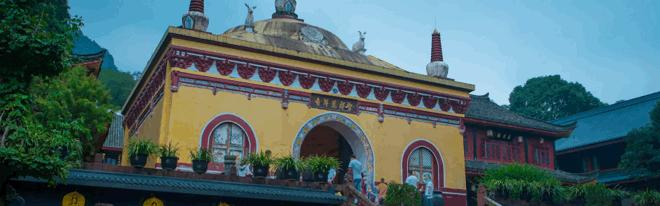 除夕盛况再现，明天去报国寺祈福啦！