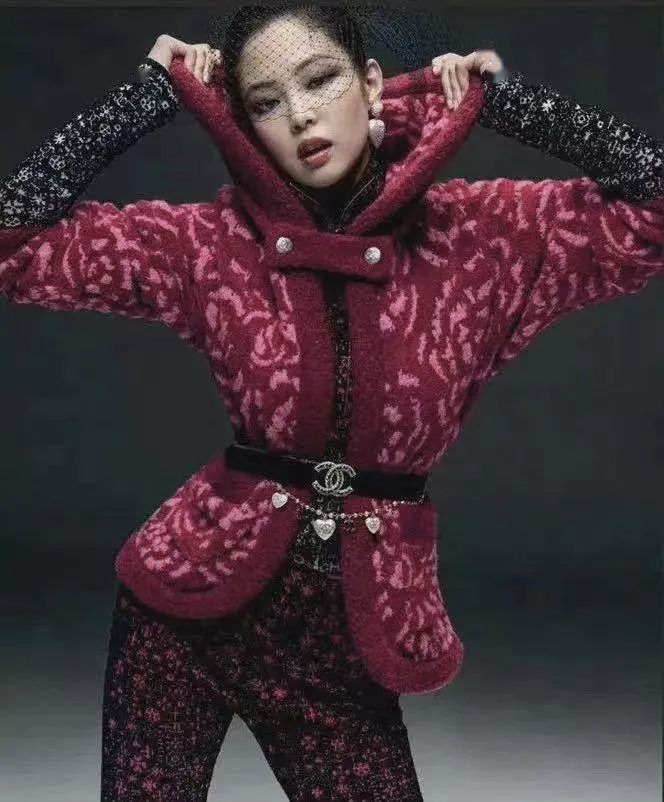 加拿大鹅羽绒服东北风格,加拿大鹅推出大花袄