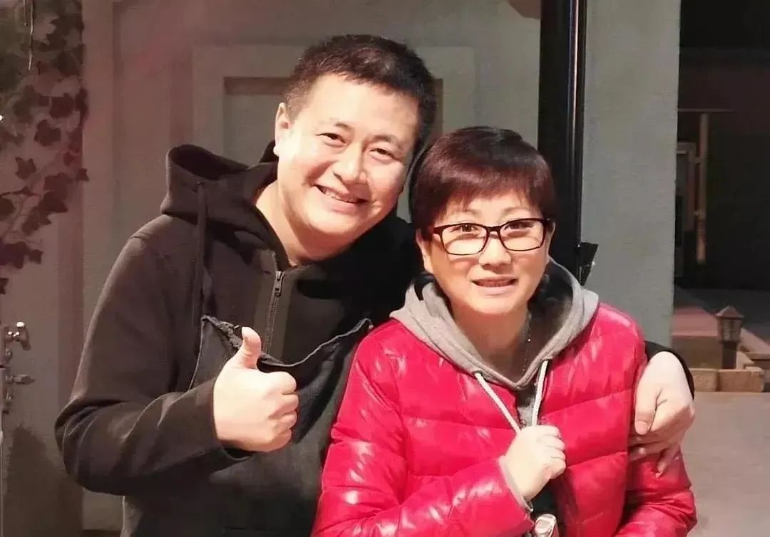 《东北一家人》20年,演员差距悬殊,2位配角离世,小龙套成大腕