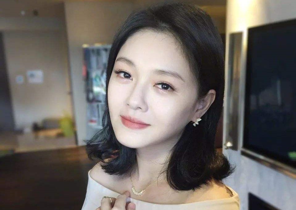 网友在韩国偶遇具俊晔大s,具俊晔在韩国谈大s膀大腰圆