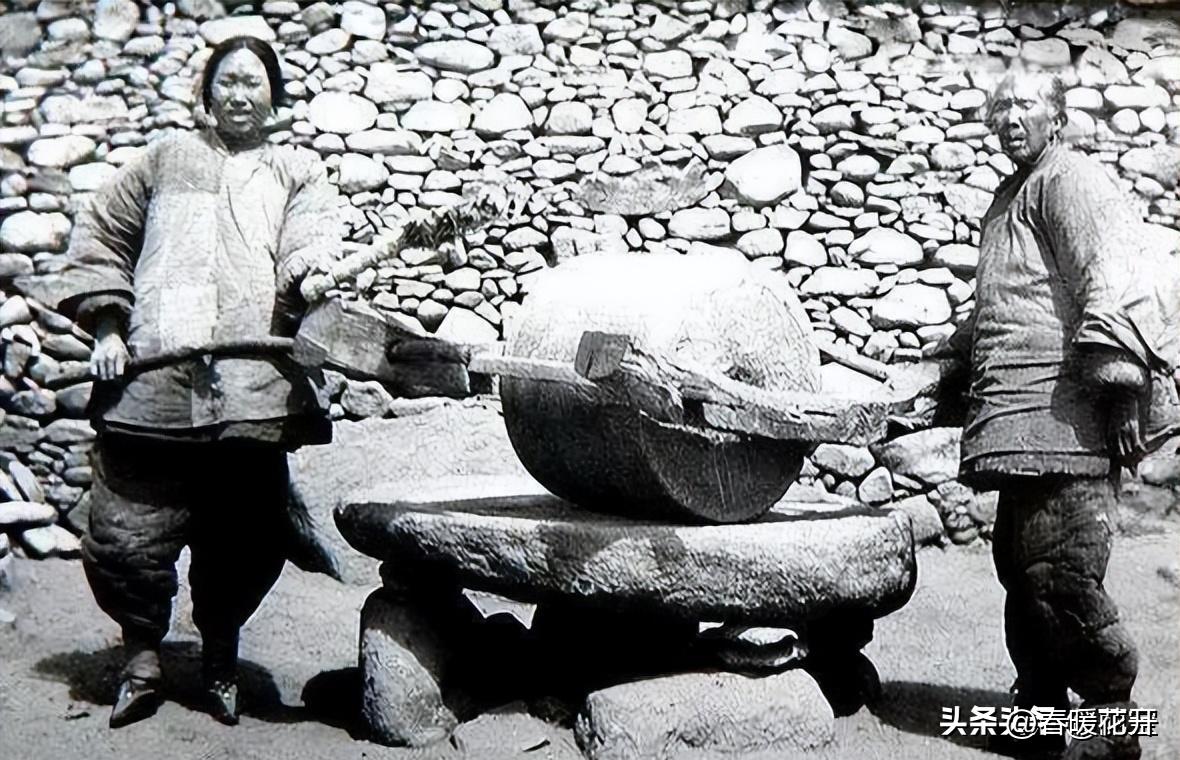 【晚清*楼青**旧影】女子丰乳肥臀，媚态撩人，风姿依旧！