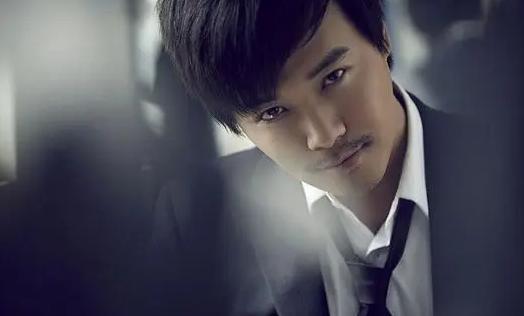 陈思诚在导演圈里的地位,陈思诚是位极具才华的导演