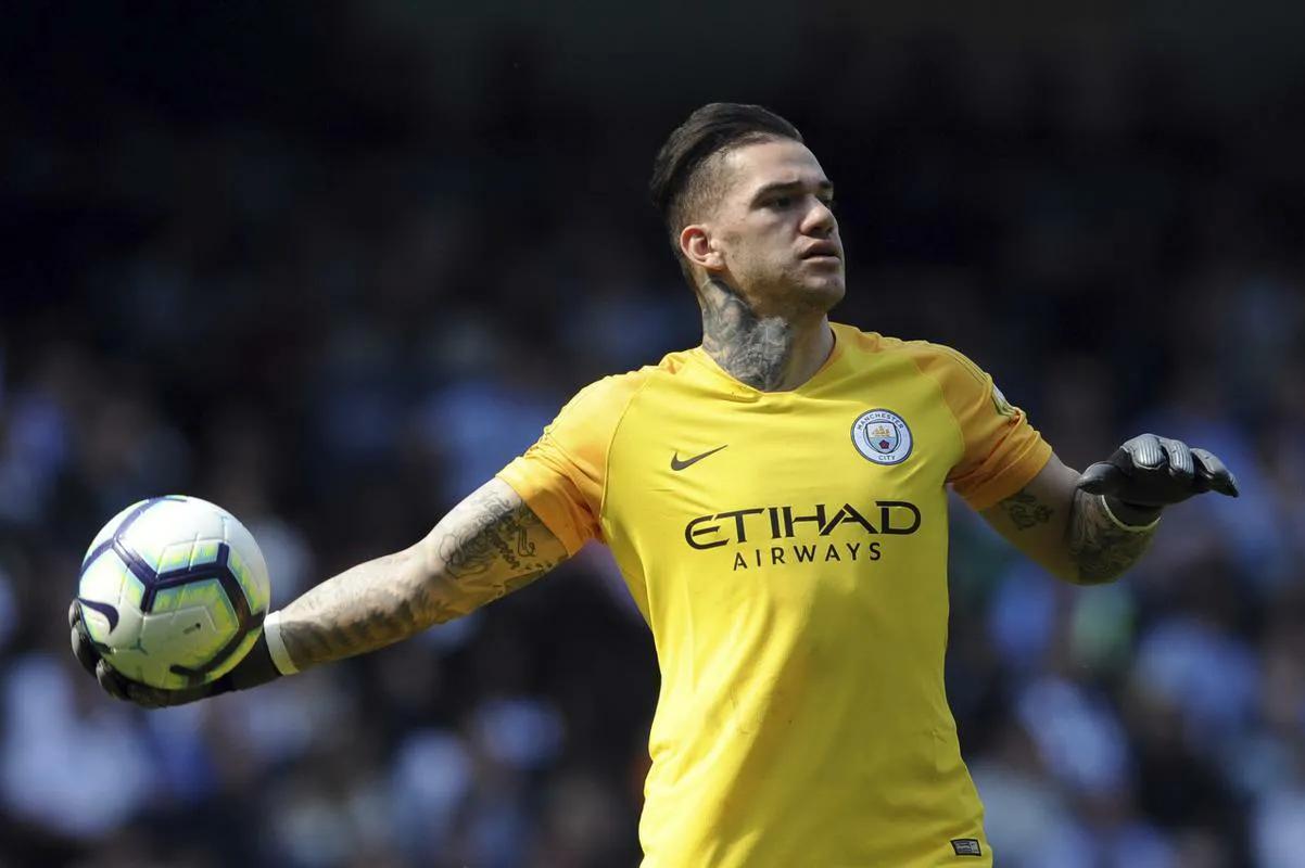 哈兰德对热刺双响的比赛报道,曼城三冠王哈兰德决赛隐身