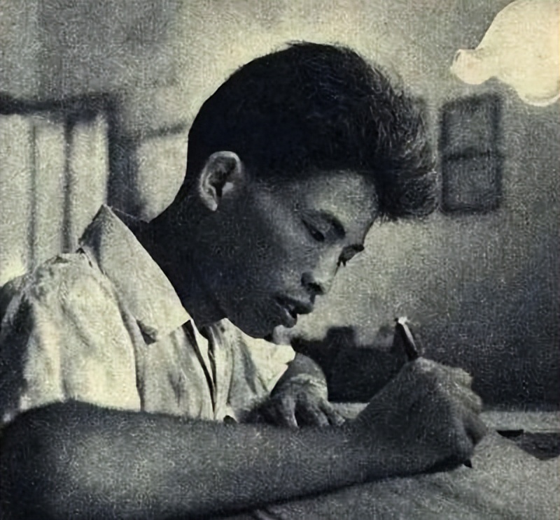 鲁迅玩伴闰土：57岁病逝，留下五子，如今后代现状让人感叹