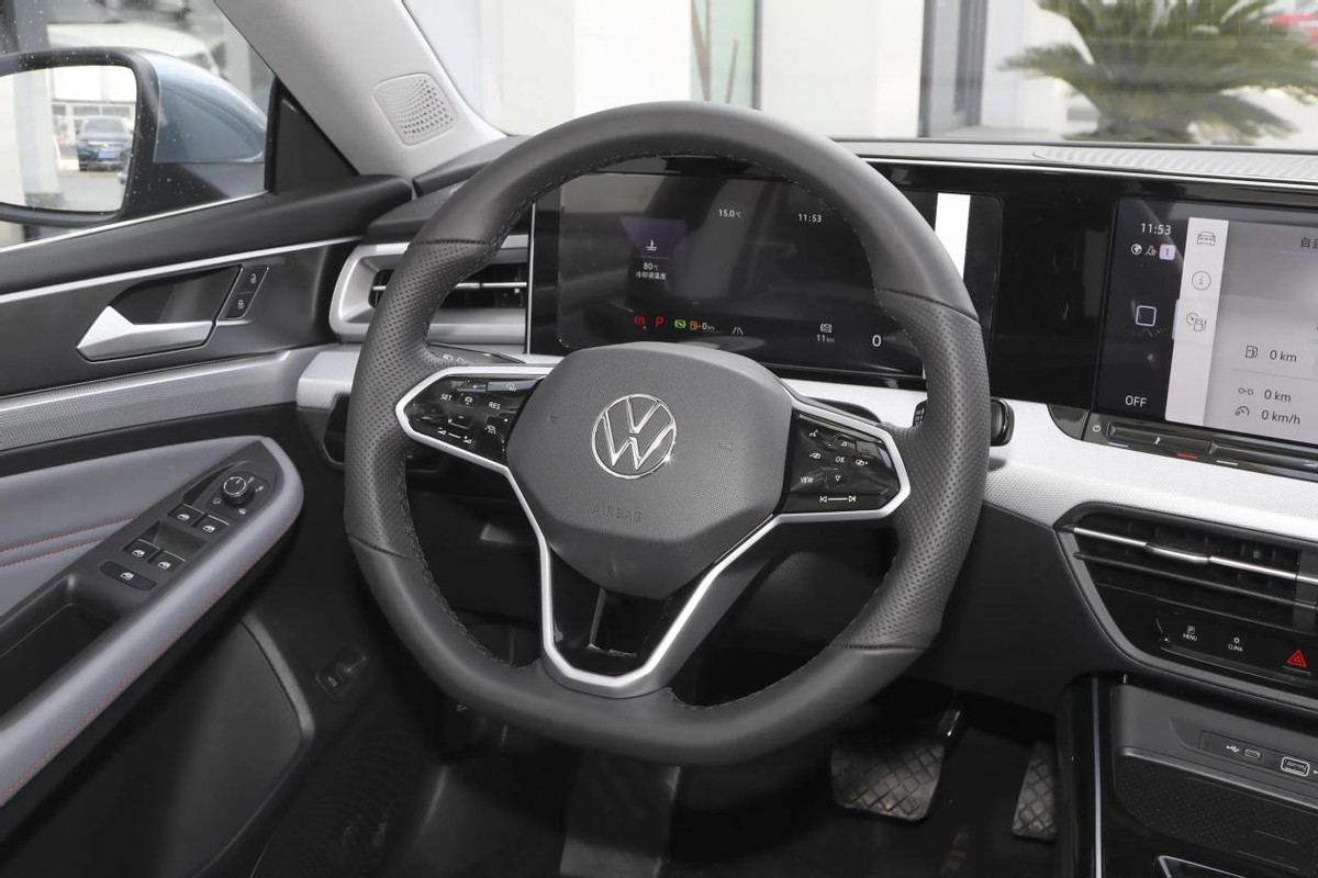 年轻人第一次买车，试完本田雅阁，再试大众凌渡L，才知道选谁好