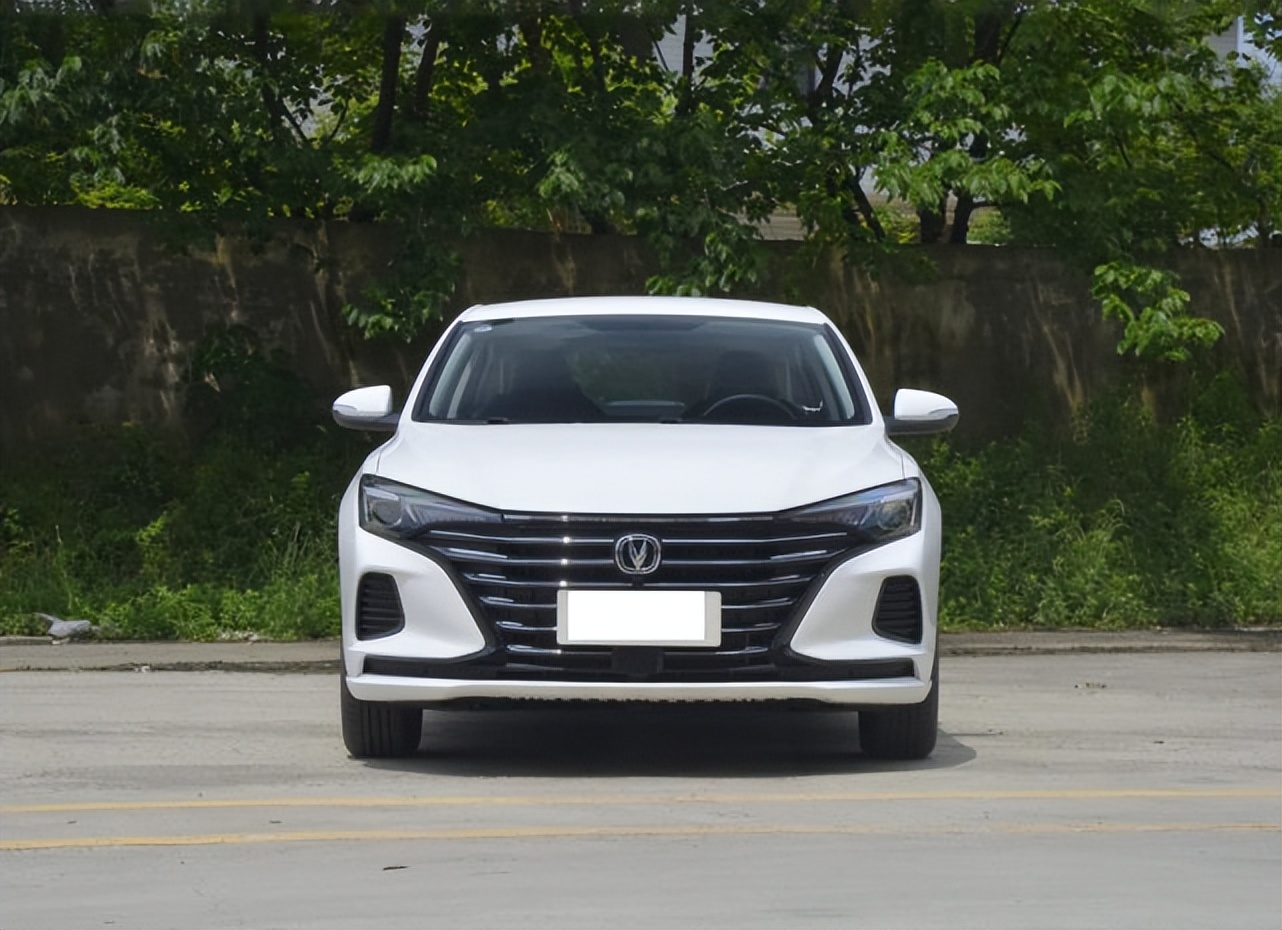 满油满电跑1200km,满油满电跑2000公里