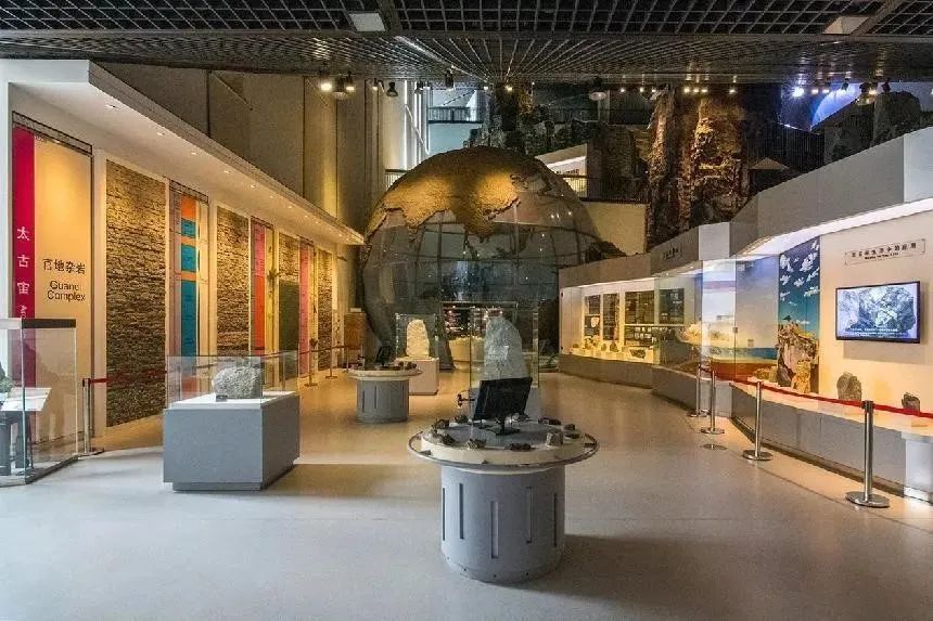 暑期带娃逛地质博物馆的日记,带孩子们探秘火星