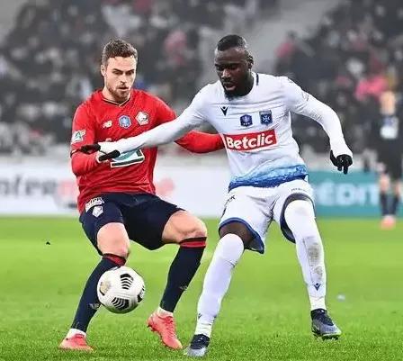 穆里尼奥遭红牌轮休,穆里尼奥缺席最后一场联赛